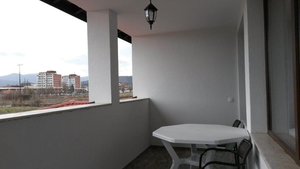 Guest House Hasiendata Pavel Banya Exterior photo